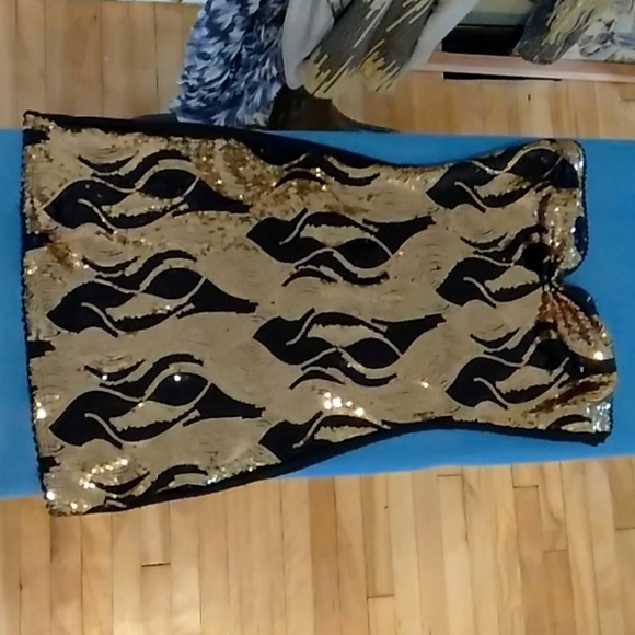 Mini dress - Picture 1 of 2